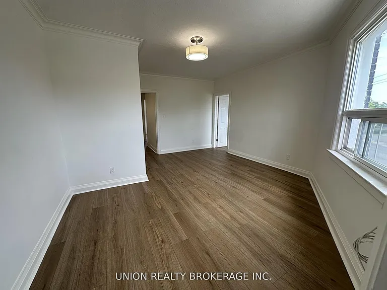 582 Danforth Rd #UPPER — Photo 2