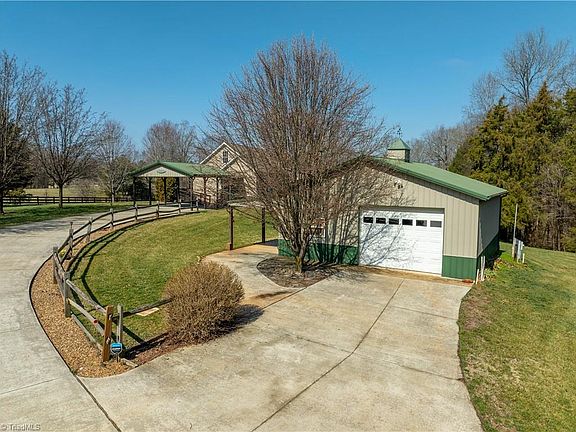 4th image of 1607 Milling Rd