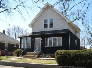 913 Vine St, Joliet, IL 60435