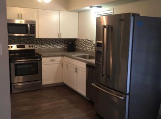 24 Alder Ln, Levittown, PA 19055