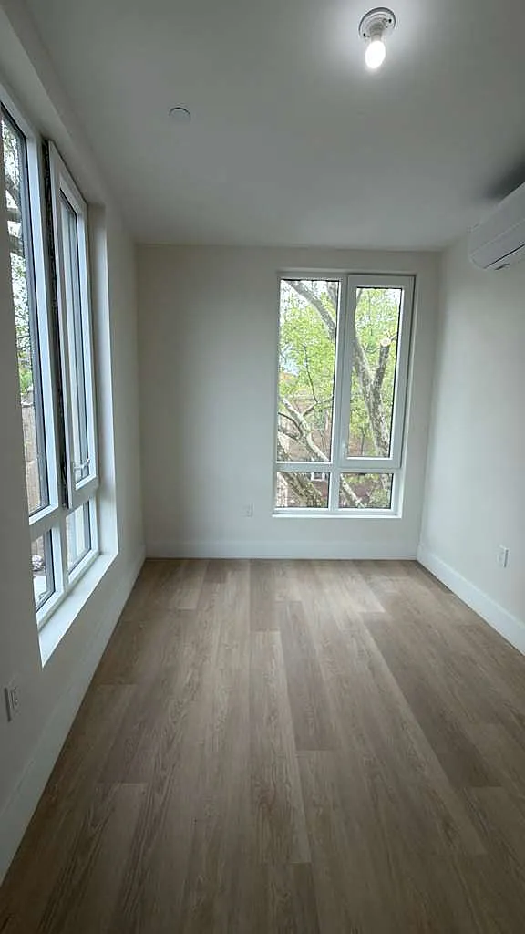 Building Photo - 2859 Briggs Ave #2B