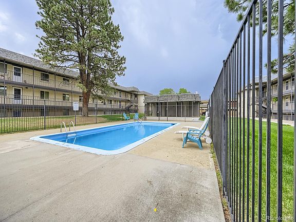 5th image of 1723 Robb Street #33