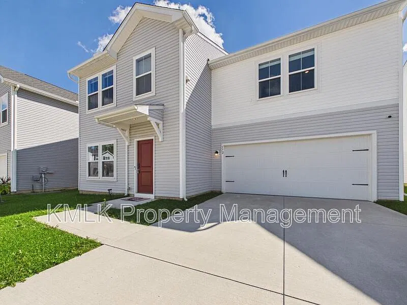 4 bed, 2.5 bath, 1760 sqft, $2,195 — Photo 2