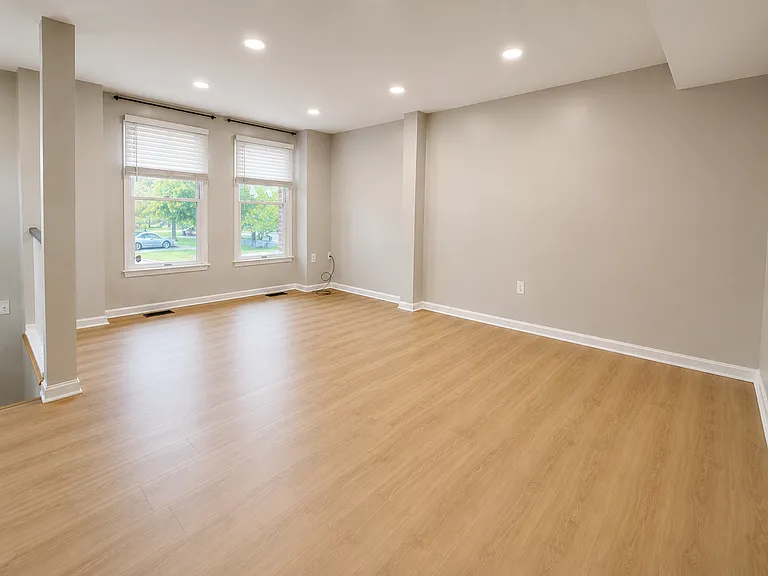 116 Smithfield Ct — Photo 3
