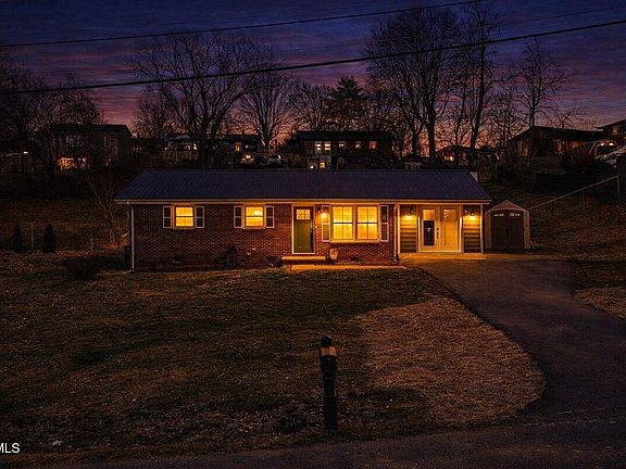 2nd image of 226 Brandonwood Dr