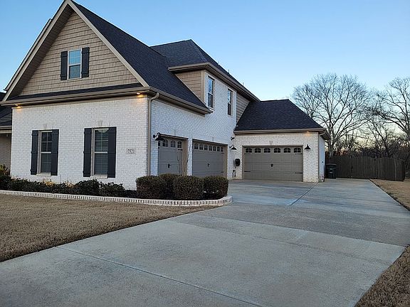 3rd image of 7521 Grayhawk Ct SE