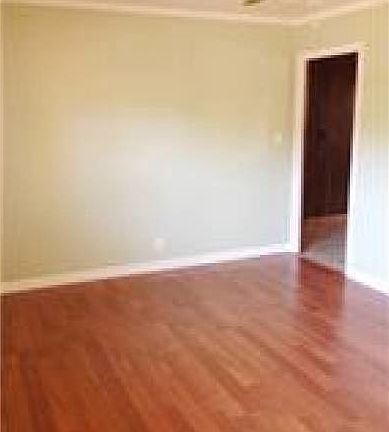 3rd image of 1310 Courtney Dr