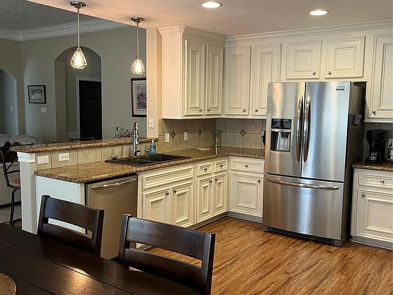 3515 Emerson Dr — Photo 10