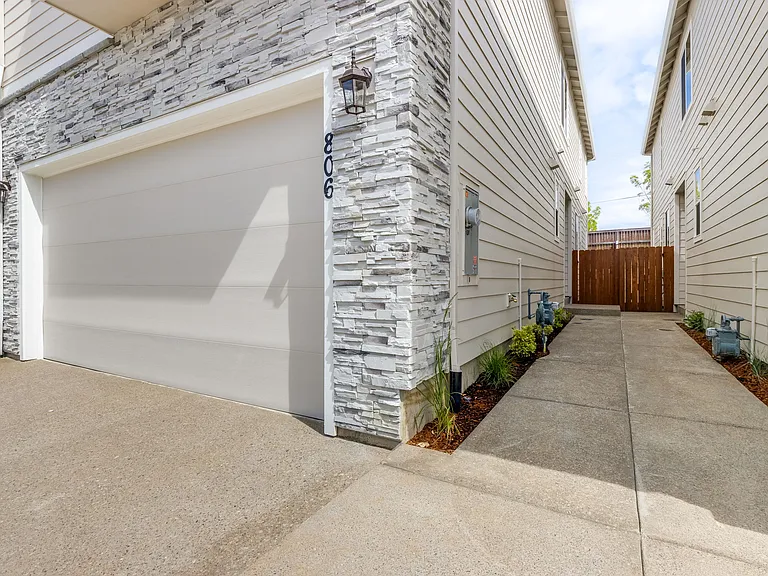 806 NW 178th Way — Photo 4