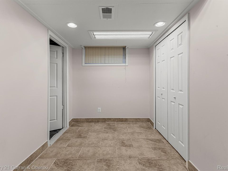 20428 Brooklawn Dr, photo 28