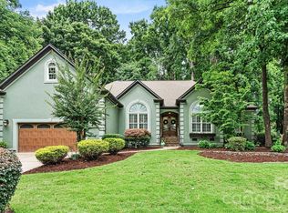 5028 Foxbriar Trl, Charlotte, NC 28269
