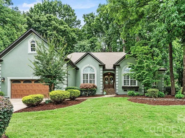 5028 Foxbriar Trl, Charlotte, NC 28269