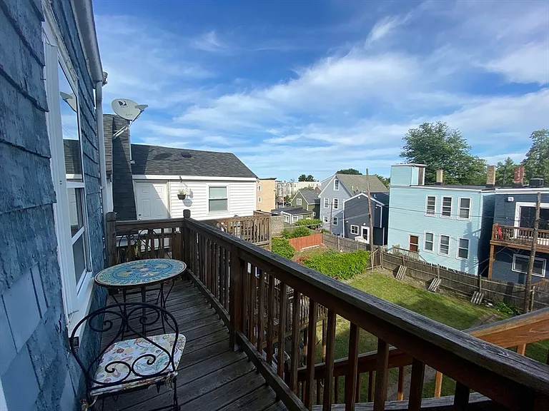 643 Saratoga St #3 — Photo 2