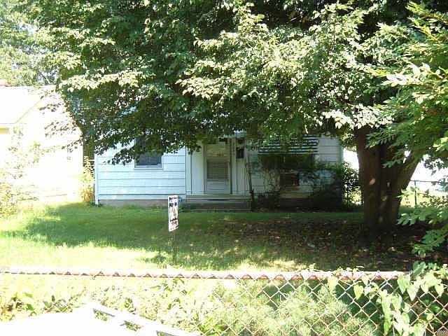 1st image of 2045 N Winfield Ave
