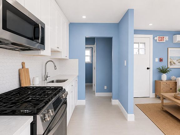 4th image of 233 E Juniper Ave #4