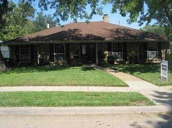 1st image of 310 Woodcrest Dr