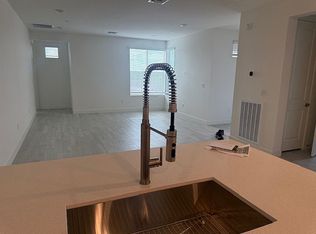 2121 W Sonoran Desert Dr #102, Phoenix, AZ 85085