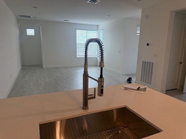 2121 W Sonoran Desert Dr #102
