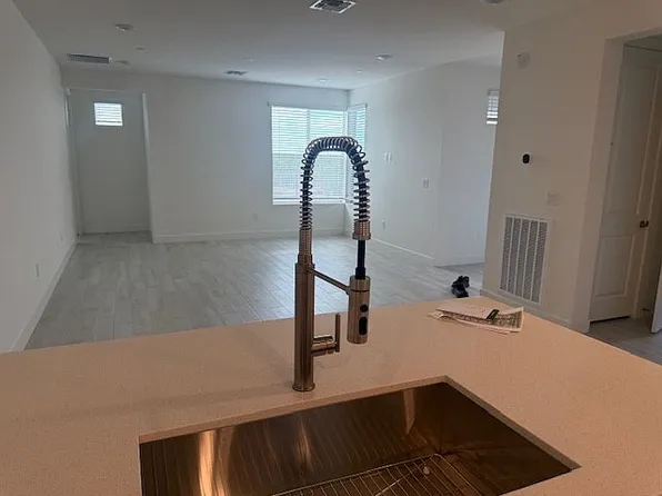 2121 W Sonoran Desert Dr #102, Phoenix, AZ 85085