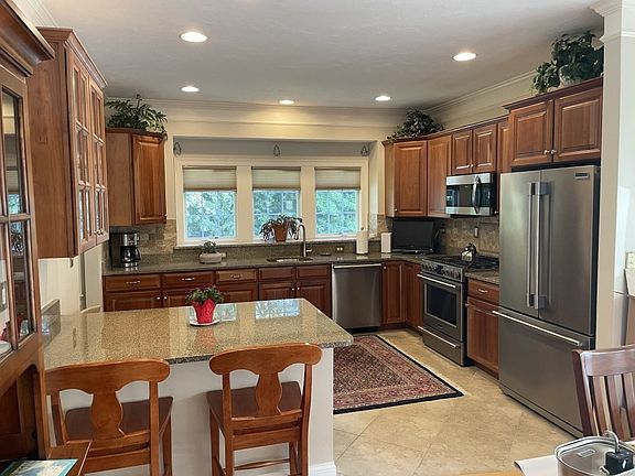 3rd image of 12 McNeil Cir #12