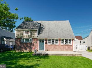 2379 Chipmunk Ln, Secane, PA 19018