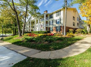 15593 Bedford Forge Dr APT 14, Chesterfield, MO 63017