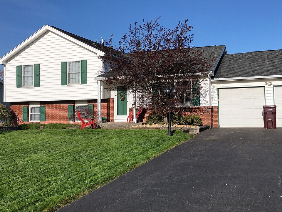 Front of 124 Lansmere Way