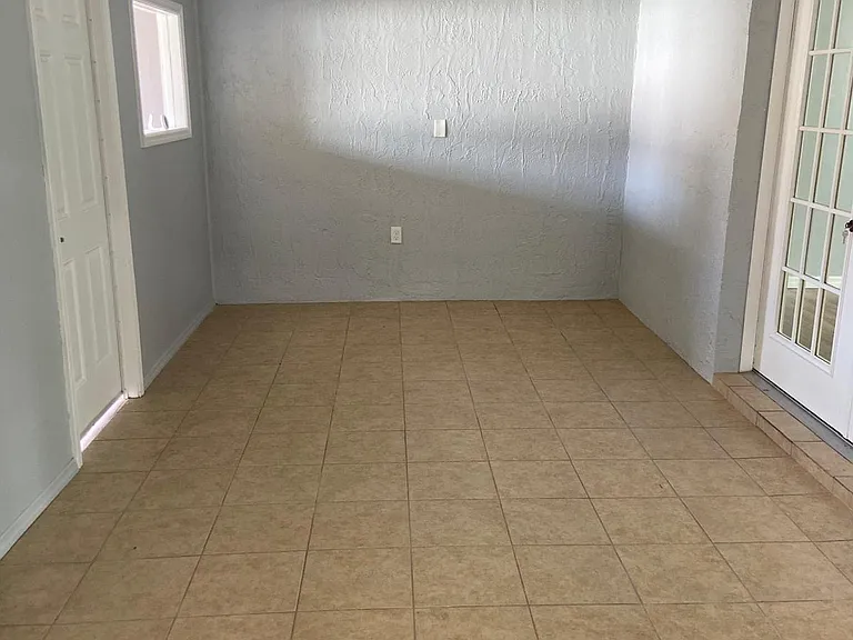 658 Caribou Ct — Photo 11