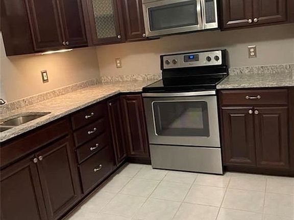 3rd image of 720 Putnam Pike APT 605