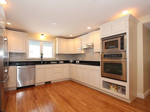 Kitchen West
