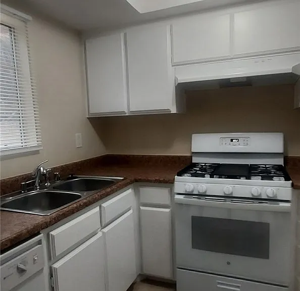 243 Monterey Rd #B — Photo 11