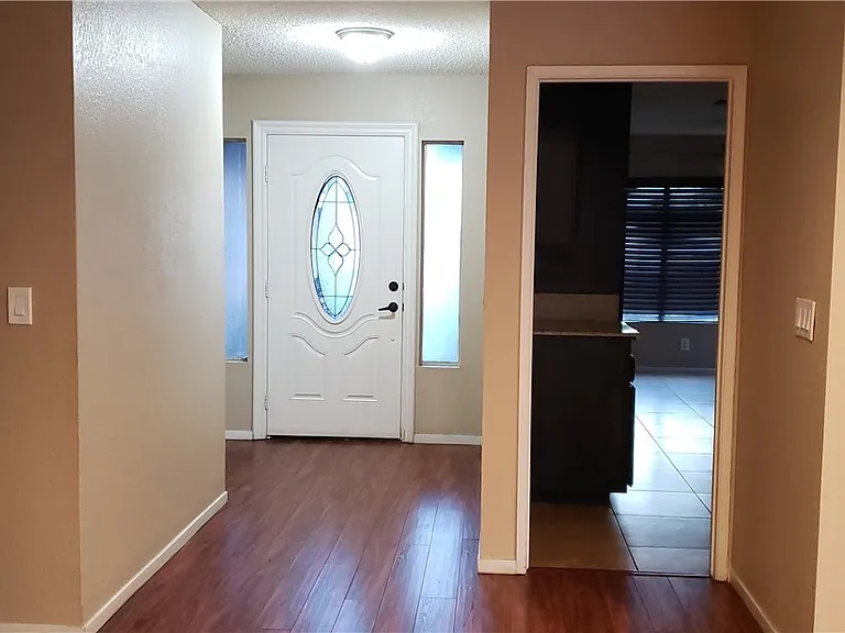 4316 Honeycomb Dr — Photo 2