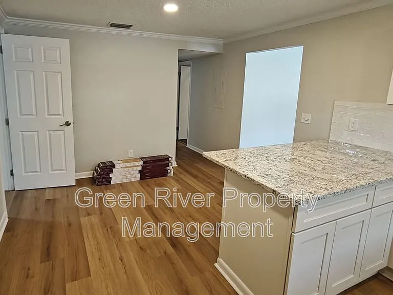 2138 W 17th St — Photo 11