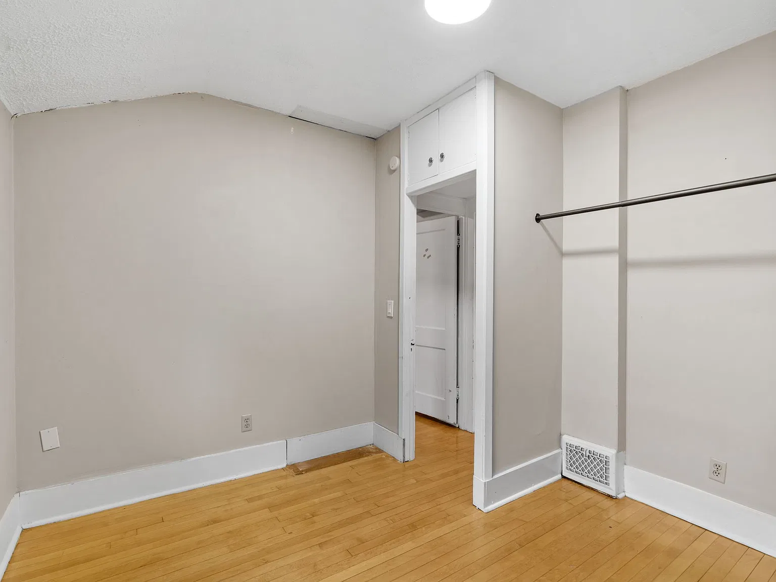 3 bed, 1186 sqft, $2,395 — Photo 4