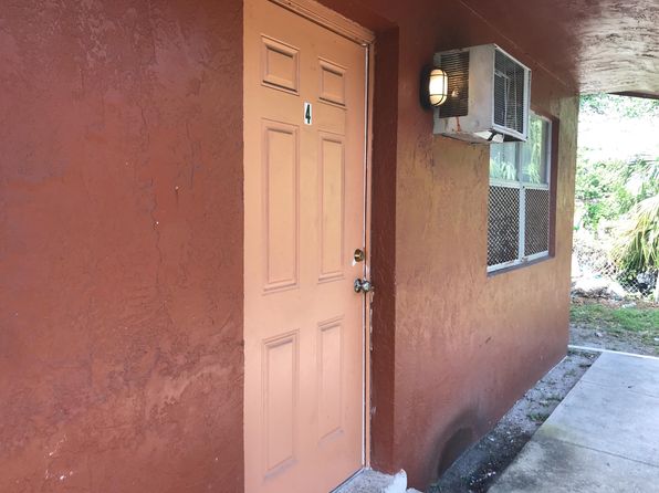 827 NW 10th Ter