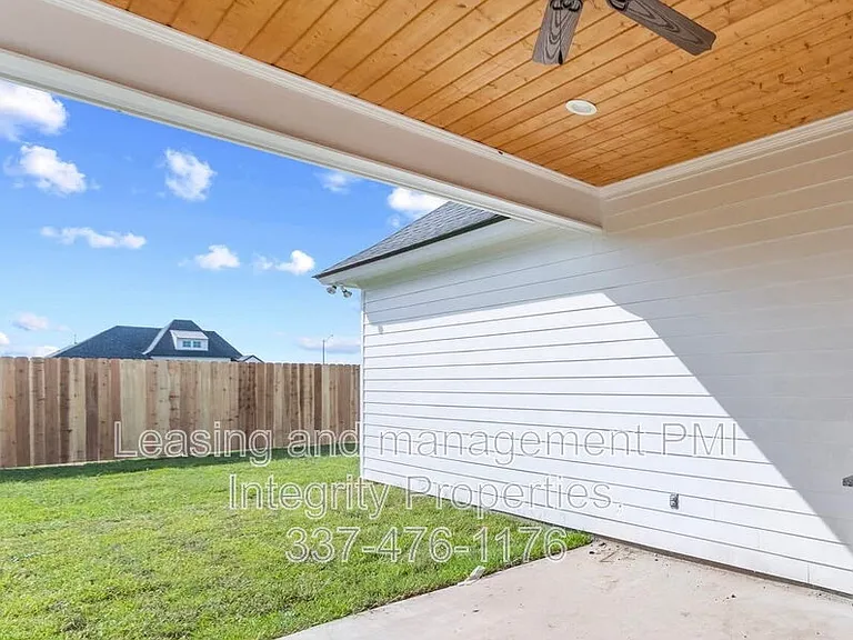 107 Prague Ave — Photo 17