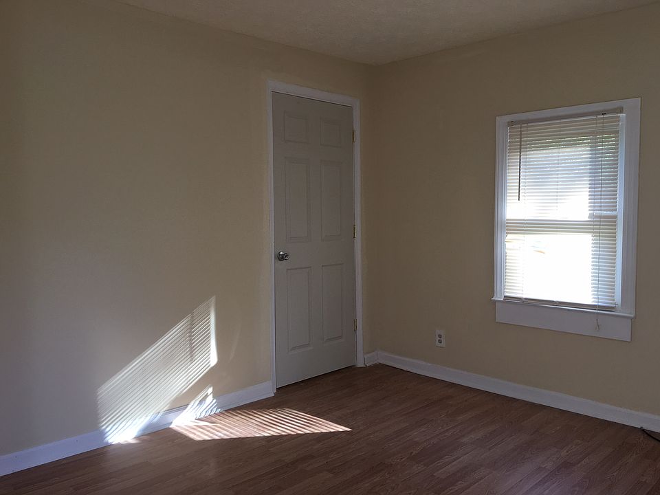2nd image of 1100 Springfield Rd
