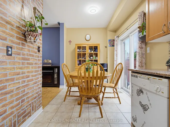 169 Tom Taylor Cres #54, Newmarket, ON L3X 3E9