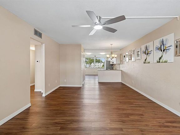 5th image of 4715 BAY STREET NE #223