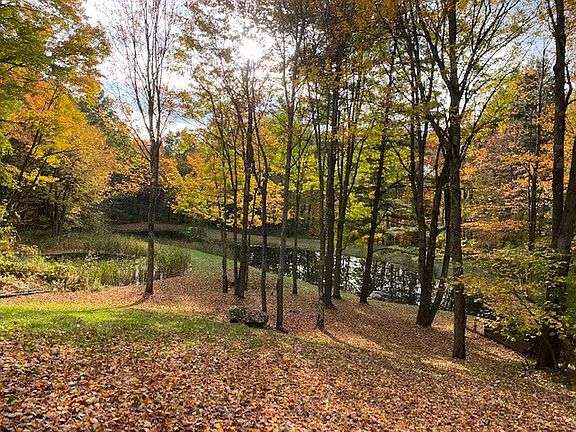 3rd image of 207 Pheasant Run Rd
