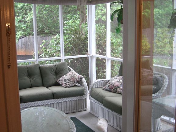 Fantastic screen porch