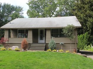 1548 Biltmore Rd, Lyndhurst, OH 44124