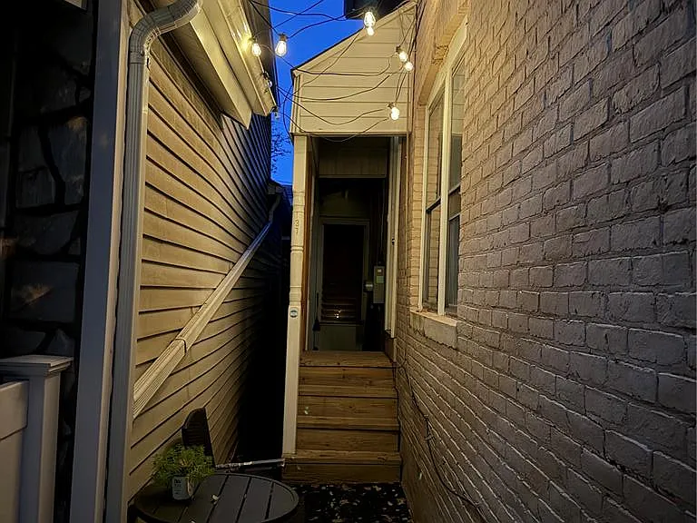137 S 17th St — Photo 5