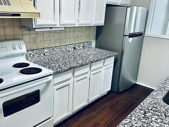 3rd image of 1620 S Longford Ln APT 202