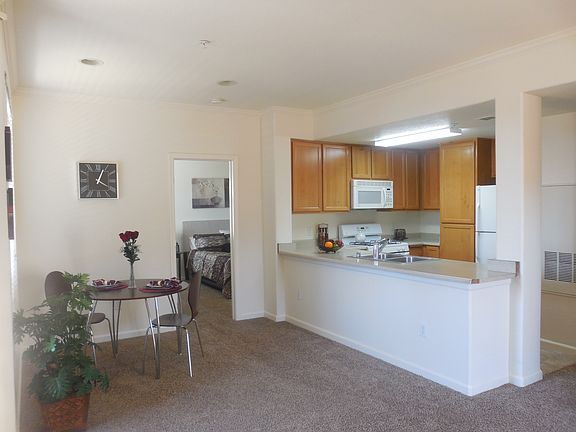 3rd image of 5201 Laguna Oaks Dr Unit 186