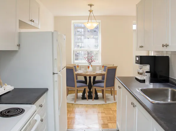 27 Thorncliffe Park Apartments