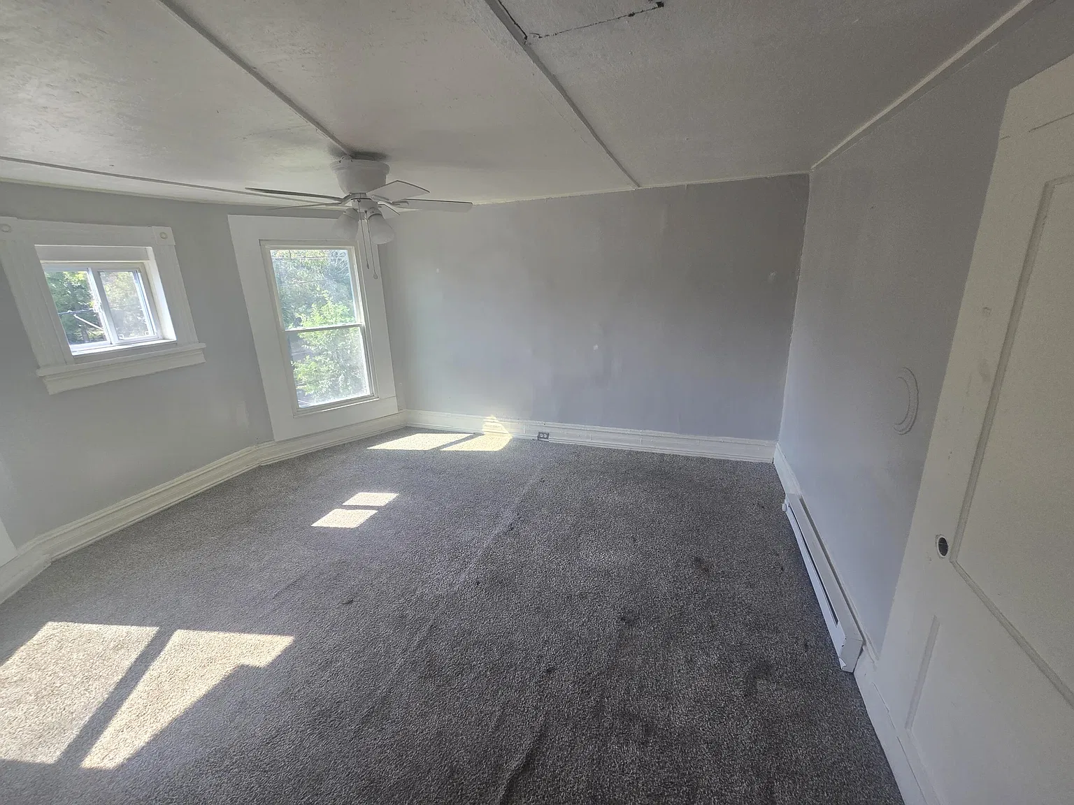514 9th St SE — Photo 2