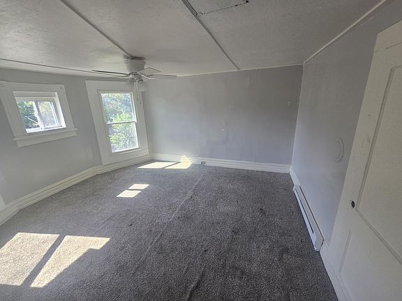 2nd image of 514 9th St SE #A