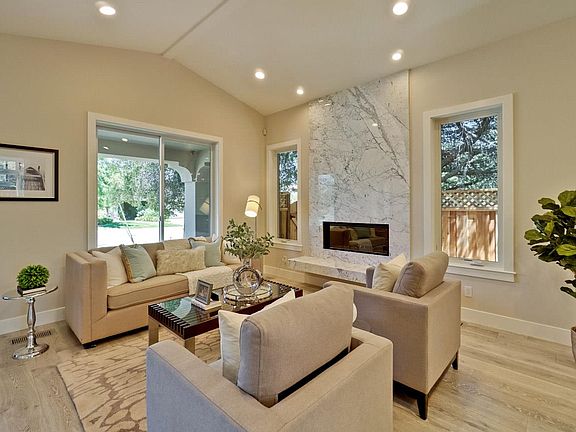 5th image of 20696 Greenleaf Dr