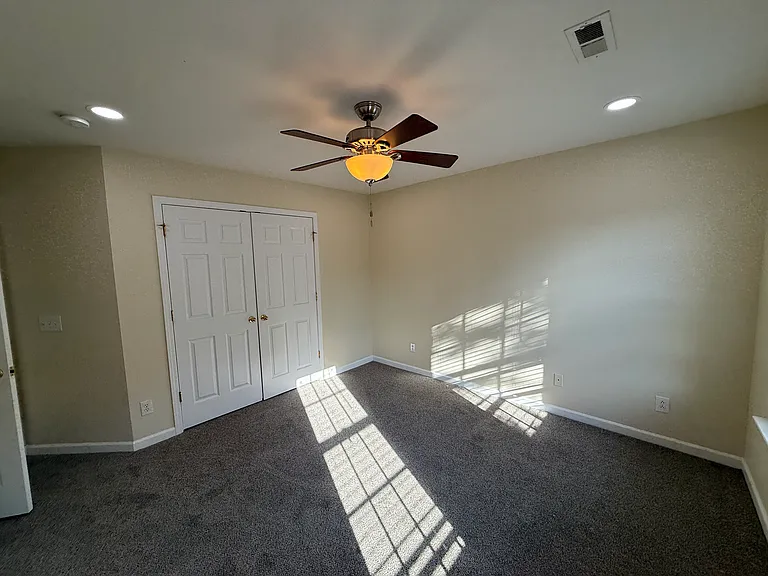 10822 Chamberlain Hall Ct — Photo 23